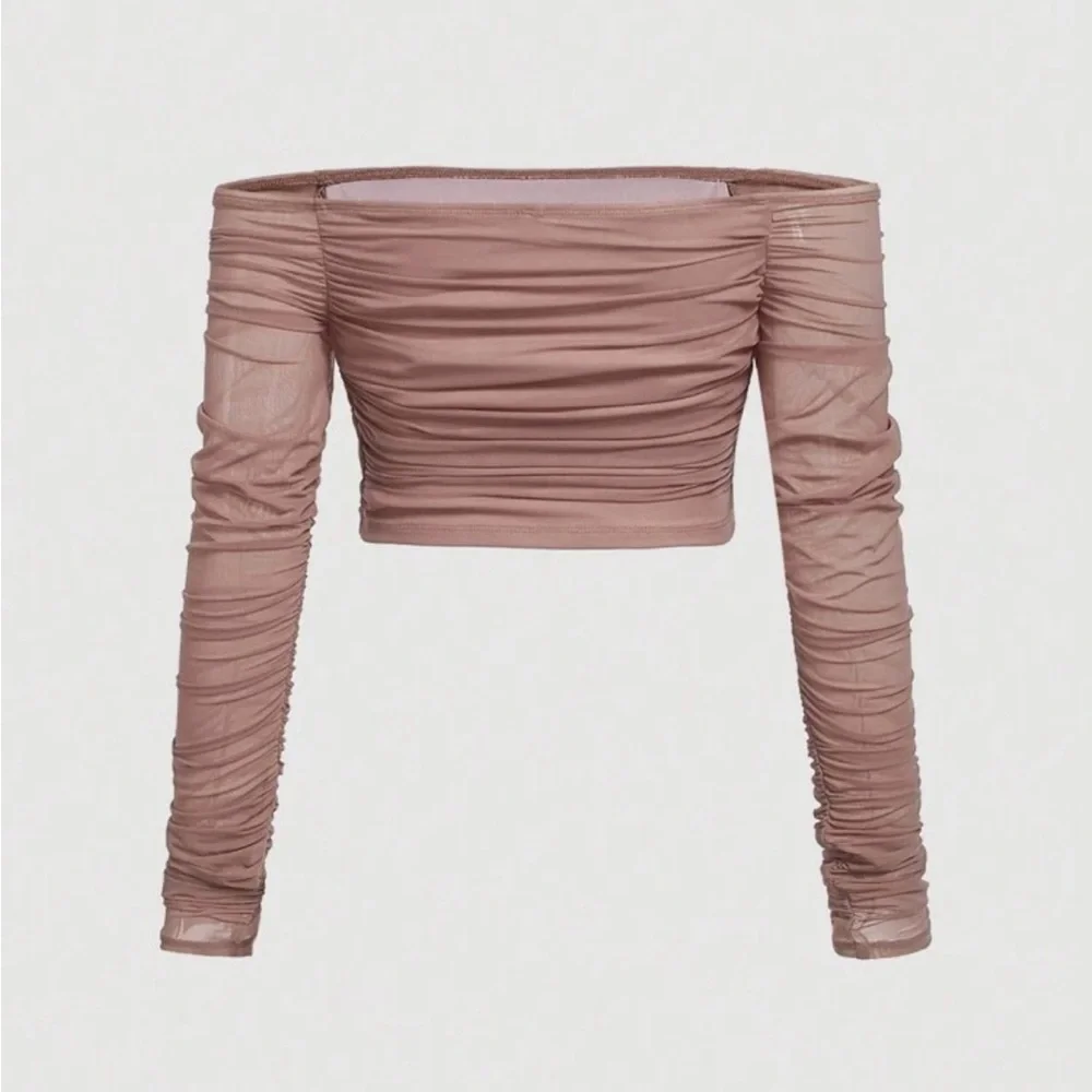 Off Shoulder Ruched Top - Picture 2 of 3